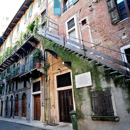 Apartment Le Camelie Verona